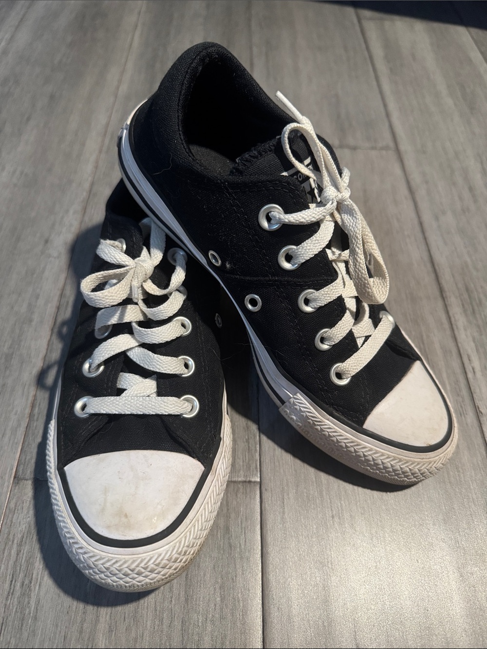 Classic Converse Low Rise Black Canvas Lace-Up Sneakers - Size 6